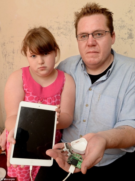 iPad восьмилетней девочки ударил током ее отца