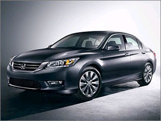 Honda рассекретила внешность нового седана и купе Accord