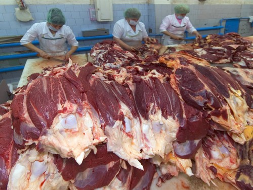 США просят Россию отменить запрет на поставки мяса.